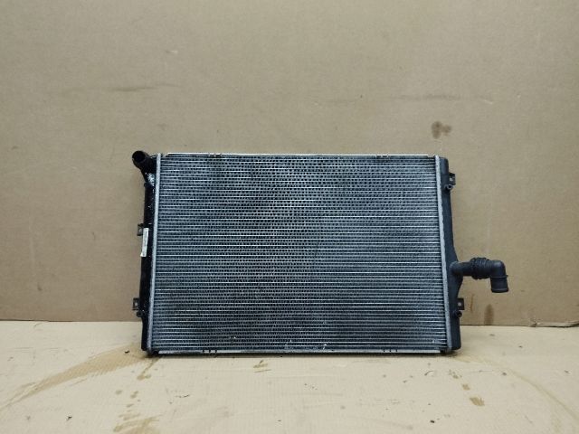 bontott VW PASSAT CC Vízhűtő Radiátor (Klímás)