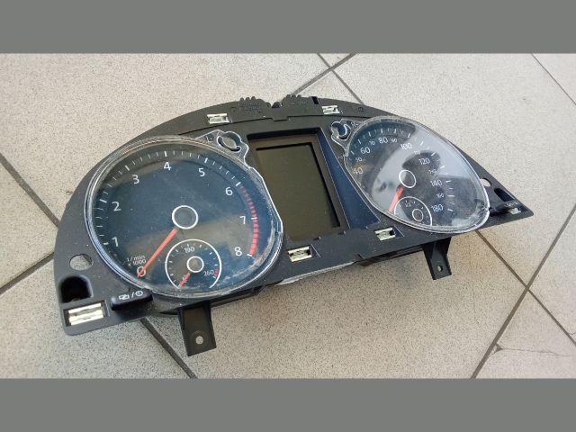 bontott VW PASSAT CC Kilométeróra