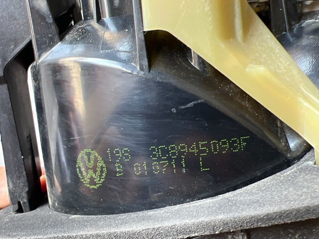 bontott VW PASSAT CC Bal Belső Hátsó Lámpa