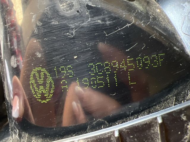 bontott VW PASSAT CC Bal Belső Hátsó Lámpa