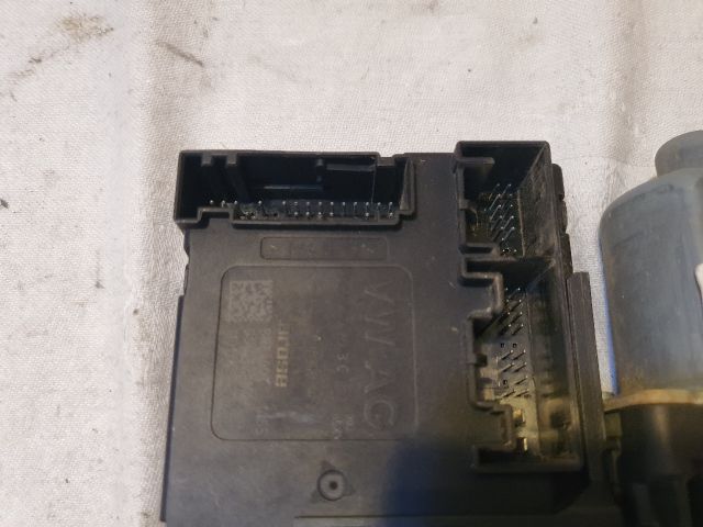 bontott VW PASSAT CC Bal első Ablakemelő Motor