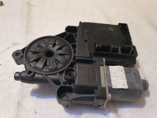 bontott VW PASSAT CC Bal első Ablakemelő Motor