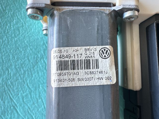 bontott VW PASSAT CC Bal első Ablakemelő Motor