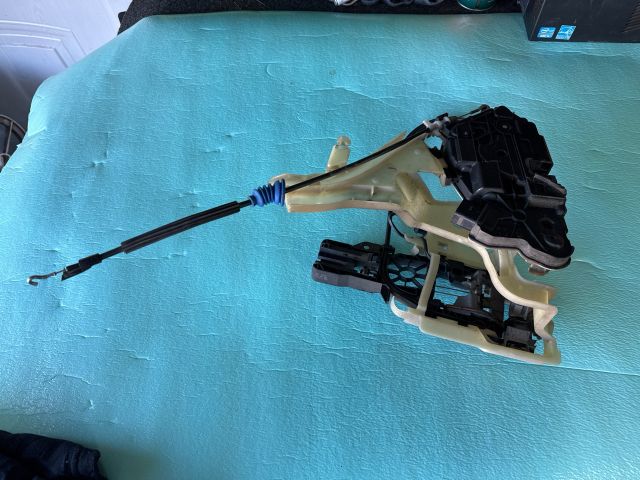 bontott VW PASSAT CC Bal első Ajtózár