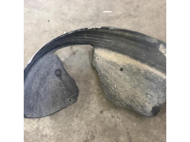 bontott VW PASSAT CC Bal első Dobbetét (Kerékjárati, Műanyag)