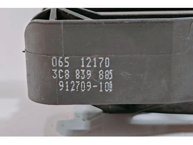 bontott VW PASSAT CC Bal első Kilincs Hátulja