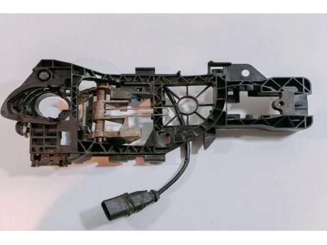 bontott VW PASSAT CC Bal első Kilincs Hátulja