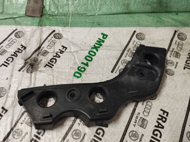 bontott VW PASSAT CC Bal első Oldal Lökhárító Tartó (Műanyag)