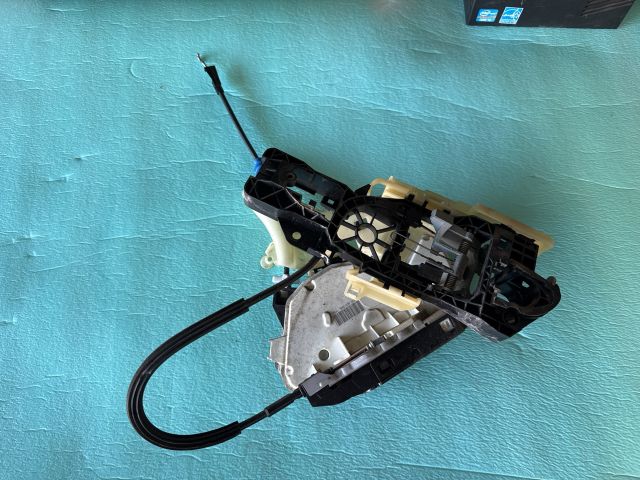 bontott VW PASSAT CC Bal hátsó Ajtózár