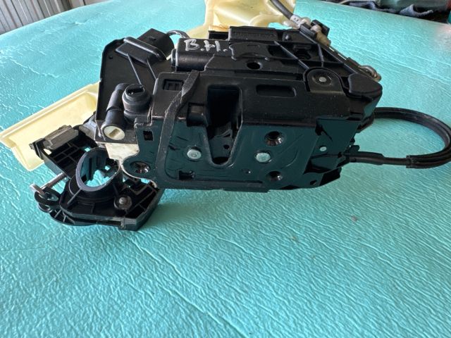 bontott VW PASSAT CC Bal hátsó Ajtózár