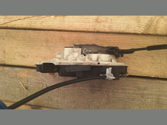 bontott VW PASSAT CC Bal hátsó Ajtózár