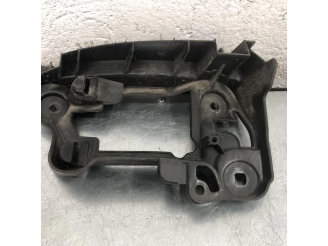 bontott VW PASSAT CC Bal hátsó Lökhárító Tartó (Műanyag)