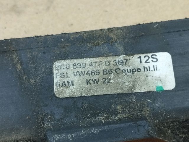 bontott VW PASSAT CC Bal hátsó Vízlehúzó Gumicsík