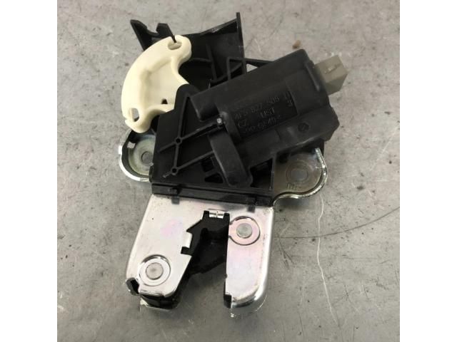 bontott VW PASSAT CC Csomagtérajtó Zárszerkezet