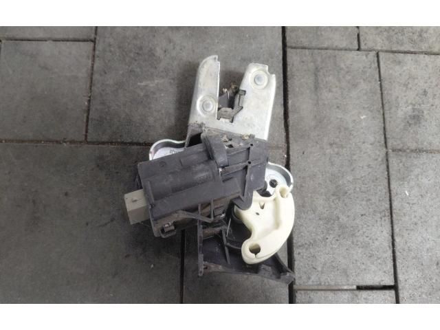 bontott VW PASSAT CC Csomagtérajtó Zárszerkezet