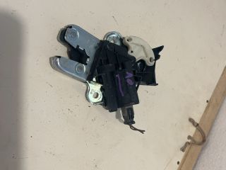 bontott VW PASSAT CC Csomagtérajtó Zárszerkezet