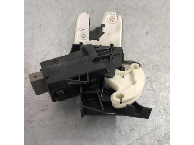 bontott VW PASSAT CC Csomagtérajtó Zárszerkezet