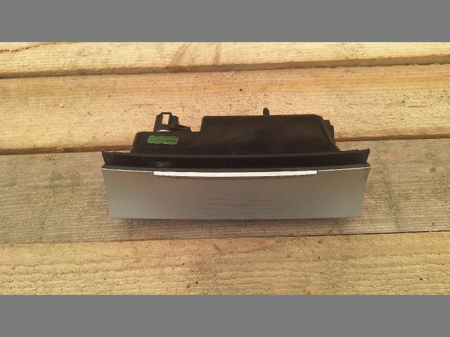 bontott VW PASSAT CC Első Hamutartó