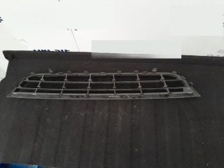 bontott VW PASSAT CC Első Lökhárító Alsó Középső Díszrács