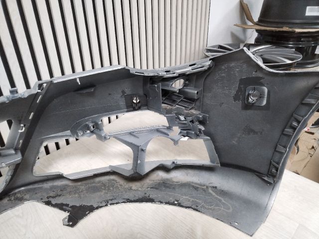 bontott VW PASSAT CC Első Lökhárító (Üresen)