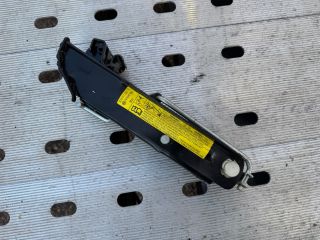 bontott VW PASSAT CC Emelő