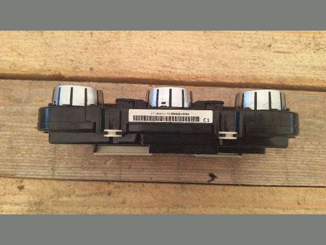 bontott VW PASSAT CC Fűtéskapcsoló (digit klímás)