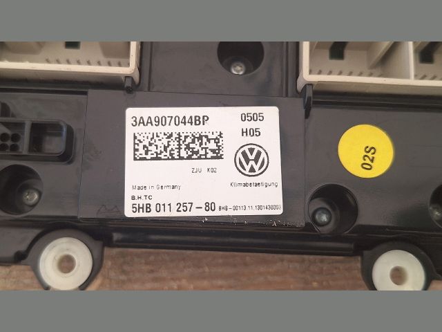 bontott VW PASSAT CC Fűtéskapcsoló (digit klímás)