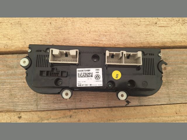 bontott VW PASSAT CC Fűtéskapcsoló (digit klímás)