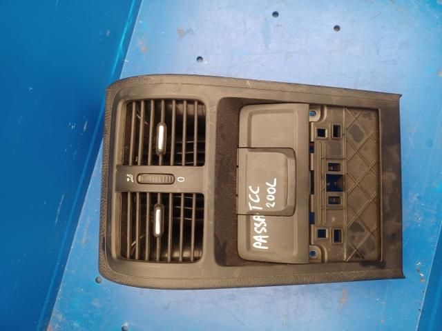 bontott VW PASSAT CC Hátsó középső Szellőző