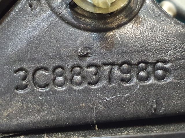 bontott VW PASSAT CC Jobb A Oszlop Hangszóró Burkolat