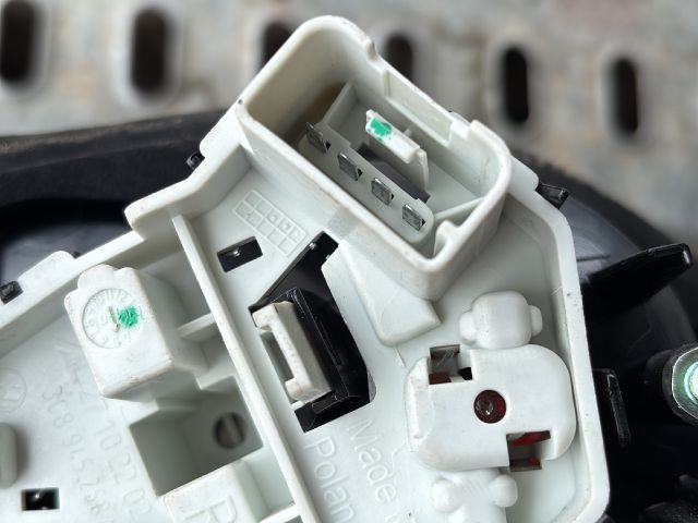 bontott VW PASSAT CC Jobb Belső Hátsó Lámpa