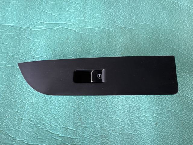 bontott VW PASSAT CC Jobb első Ablakemelő Kapcsoló