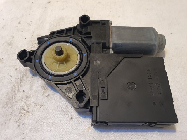 bontott VW PASSAT CC Jobb első Ablakemelő Motor