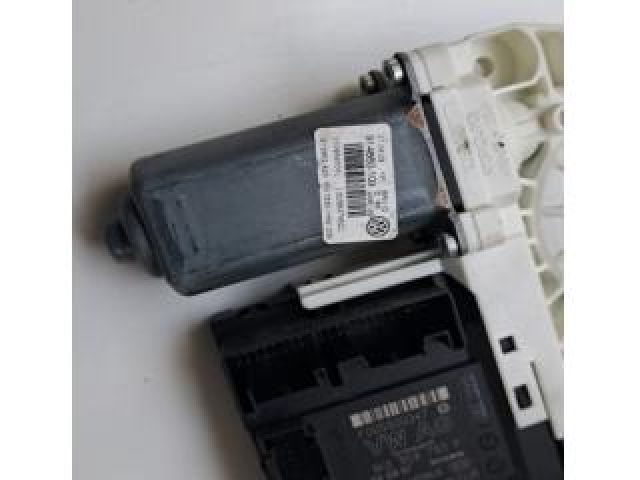 bontott VW PASSAT CC Jobb első Ablakemelő Motor
