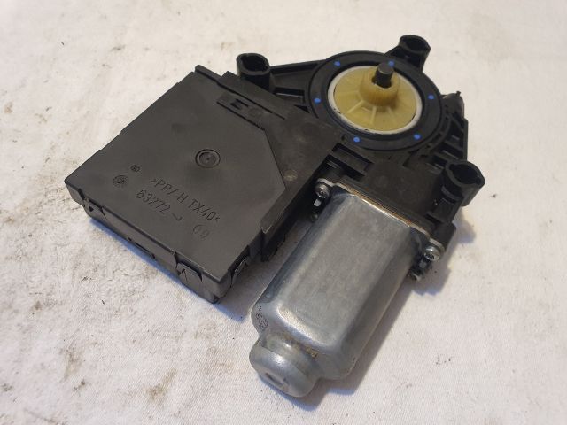 bontott VW PASSAT CC Jobb első Ablakemelő Motor