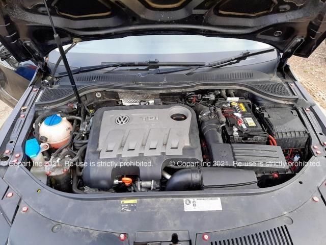 bontott VW PASSAT CC Jobb első Ajtó Kárpit