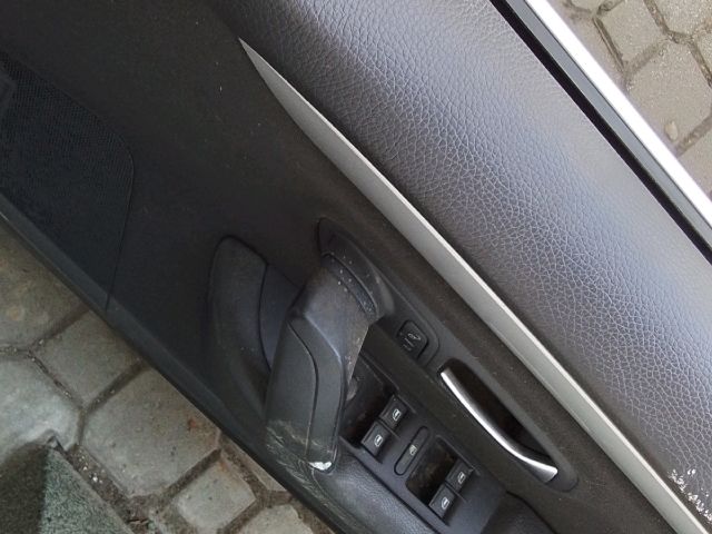 bontott VW PASSAT CC Jobb első Ajtó (Részeivel)