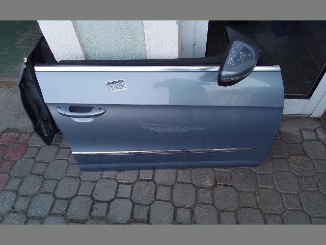 bontott VW PASSAT CC Jobb első Ajtó (Részeivel)