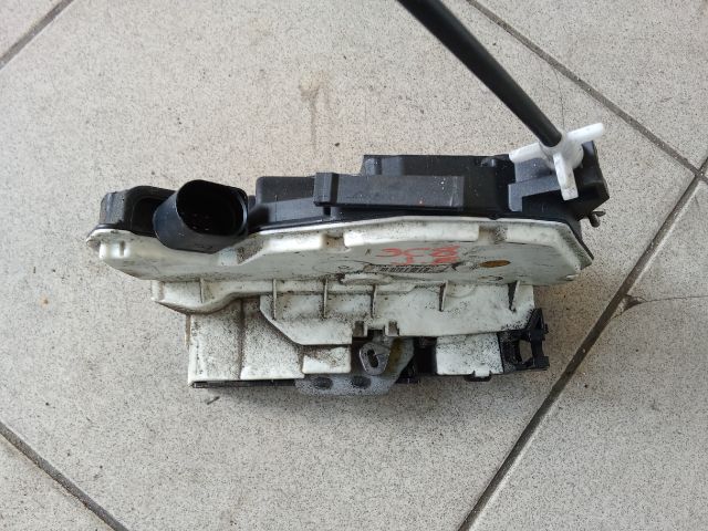 bontott VW PASSAT CC Jobb első Ajtózár