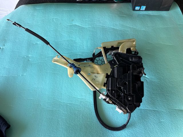 bontott VW PASSAT CC Jobb első Ajtózár