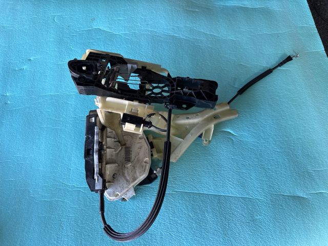 bontott VW PASSAT CC Jobb első Ajtózár