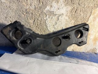 bontott VW PASSAT CC Jobb első Oldal Lökhárító Tartó (Műanyag)