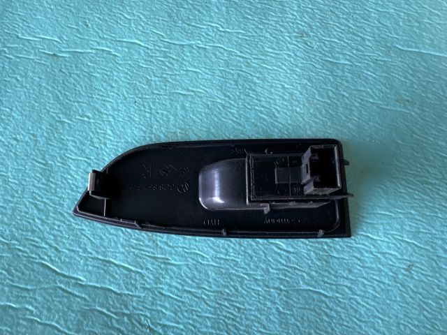 bontott VW PASSAT CC Jobb hátsó Ablakemelő Kapcsoló