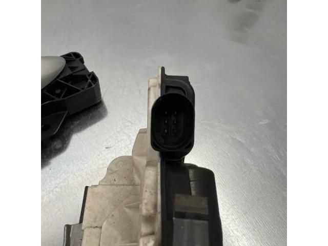 bontott VW PASSAT CC Jobb hátsó Ajtózár