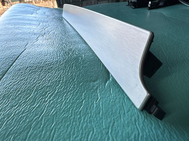 bontott VW PASSAT CC Jobb Műszerfal Díszléc