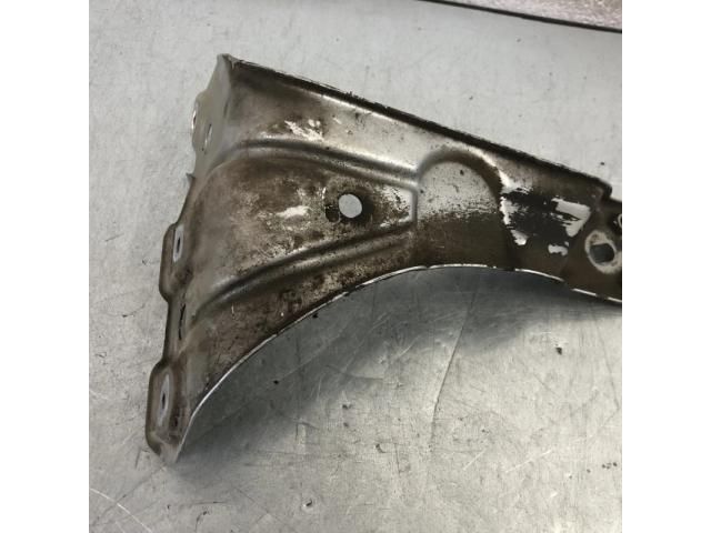 bontott VW PASSAT CC Jobb Sárvédő Oldaltartó