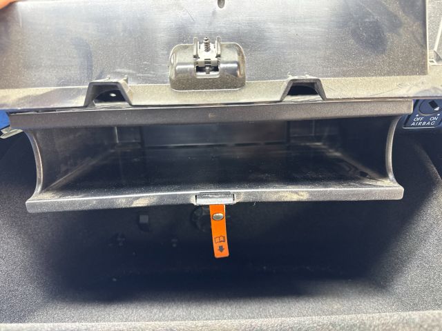 bontott VW PASSAT CC Kesztyűtartó