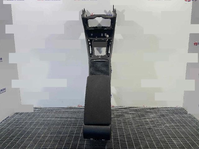 bontott VW PASSAT CC Könyöklő