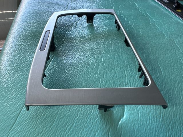 bontott VW PASSAT CC Multifunkciós Kijelző Keret