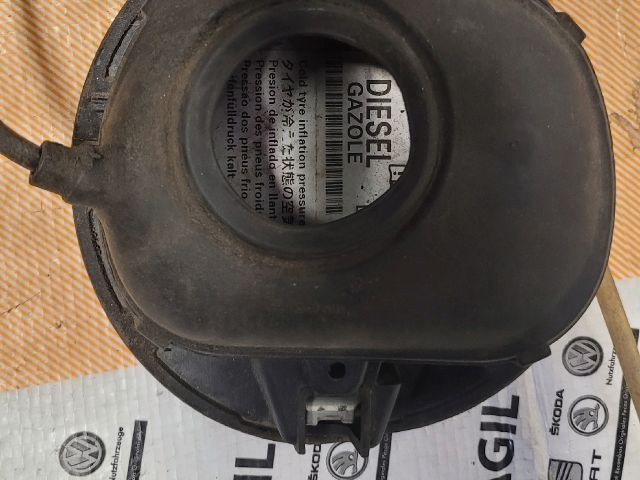 bontott VW PASSAT CC Tankajtó